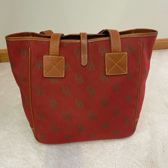Dooney & Bourke, Inc. Purses (2)-Stylish Black and Red Tote Bags - Picture 3 of 11